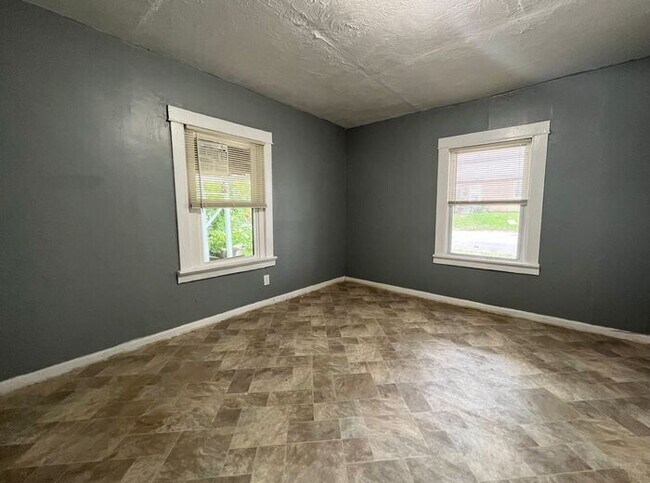 Foto del edificio - Cute & Cozy Home Ready for You! Two Bed Pl...