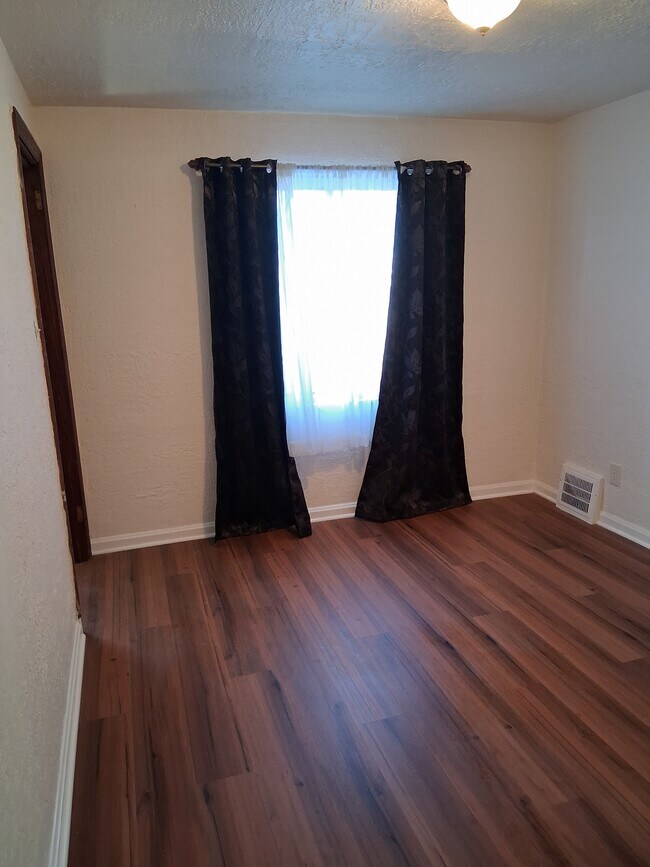 Building Photo - 405 Commonwealth Ave