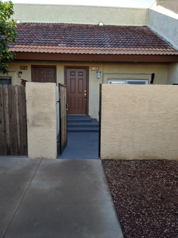 Building Photo - 2121 W Royal Palm Rd