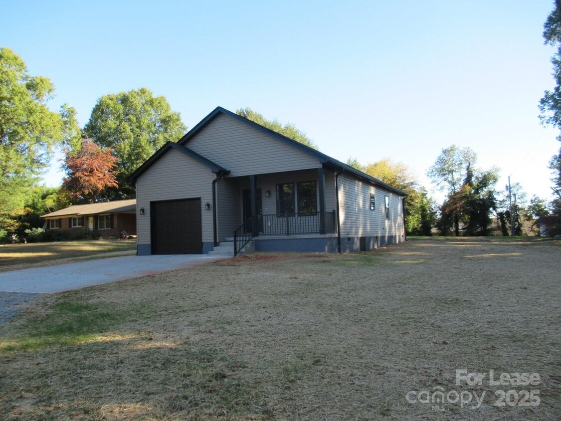 Foto principal - 2071 Gladwood Ln