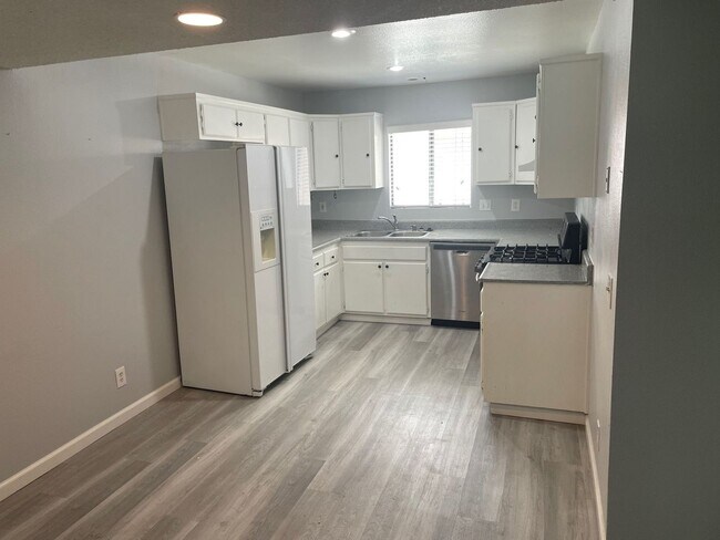 Foto del edificio - 3 bedroom, 2 bath Beaumont Beauty