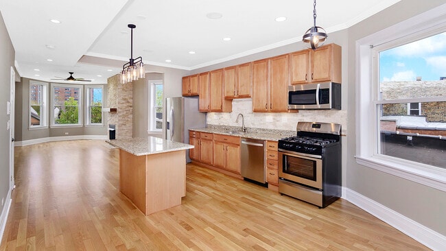 Building Photo - 4918 S St Lawrence Ave