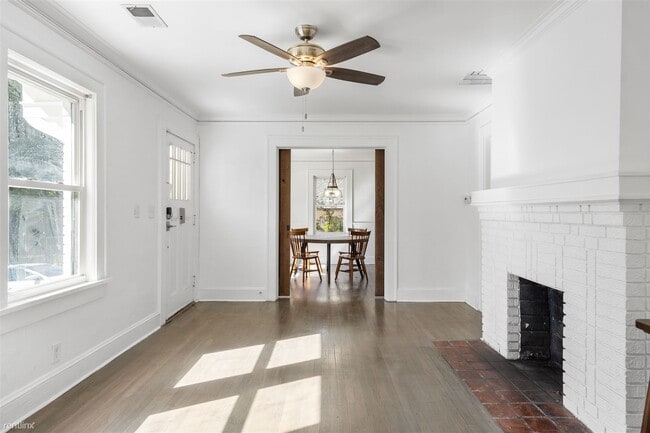 Building Photo - 2 br, 2 bath House - 1831 Thompson Avenue