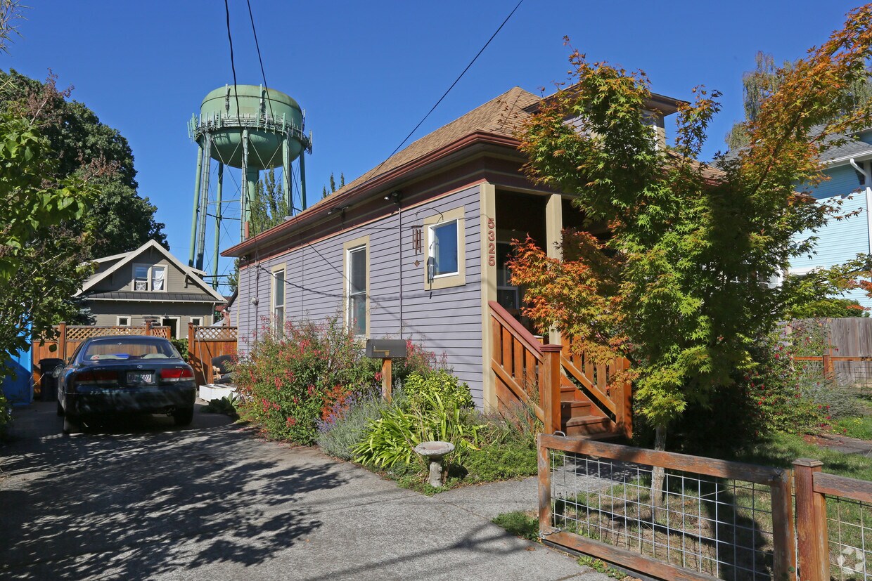 Foto del edificio - 5325 N Montana Ave