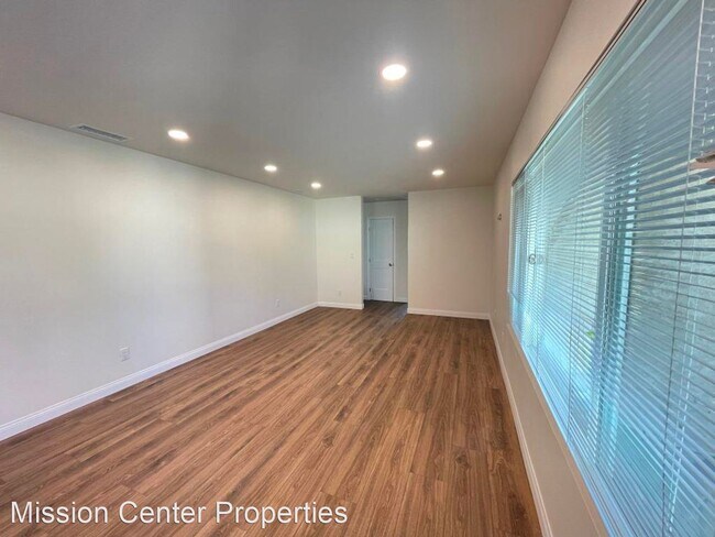 Foto del edificio - 3 br, 2 bath House - 5215 Waring Rd
