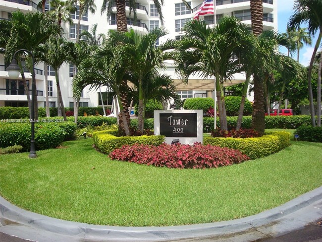 Foto del edificio - 3500 Mystic Pointe Dr