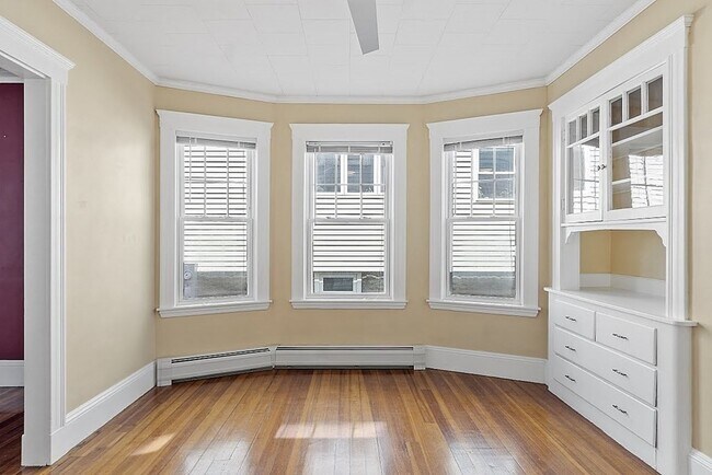 Foto del edificio - 57 Clarendon Ave