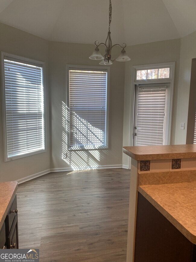 Building Photo - 539 Greyhawk Way