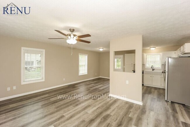 Building Photo - Available Now! 3 beds & 2 Baths 50% off fi...