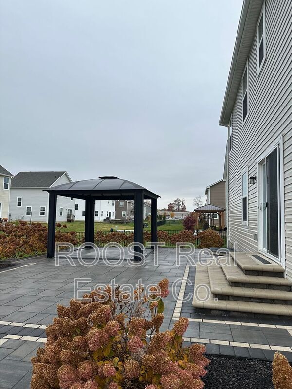 Foto del edificio - 380 Crownover Way