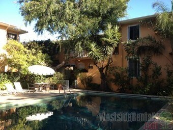 Foto principal - 1260 N Hayworth Ave