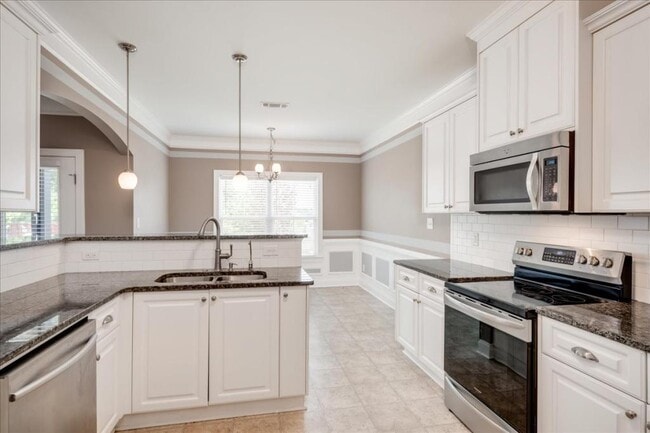 Building Photo - 262 Crown Heights Way