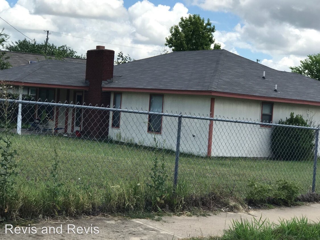 Building Photo - 2609 Hidden Valley Dr