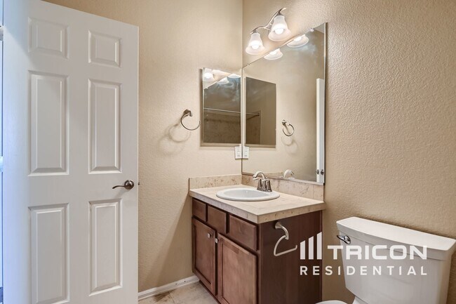 Building Photo - 4095 Eagle Ridge Way