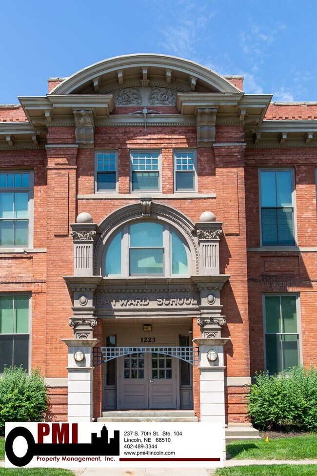 Building Photo - 1223 N 9th St