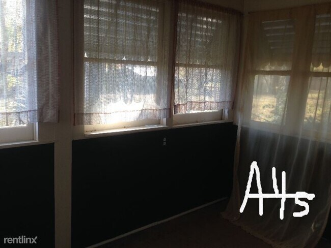 Building Photo - 4 br, 1 bath House - 203 Mulberry St