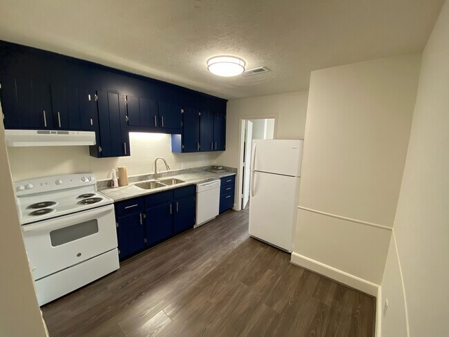 Kitchen - 481 Midgett Farm Rd