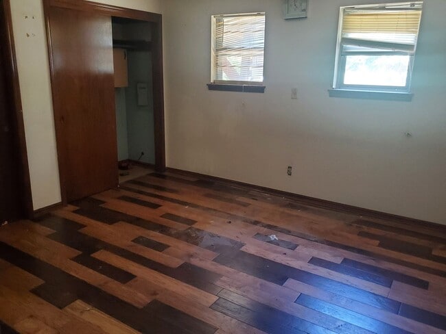 Photo - Available Now! 4Bed 1.5Bath NorthSide Home