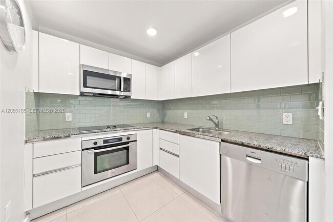 Foto del edificio - 1050 Brickell Ave