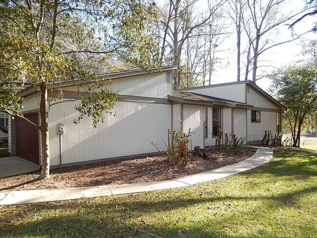 Foto del edificio - AMAZING 3/2 Killearn Home w/ Wood Floors, ...
