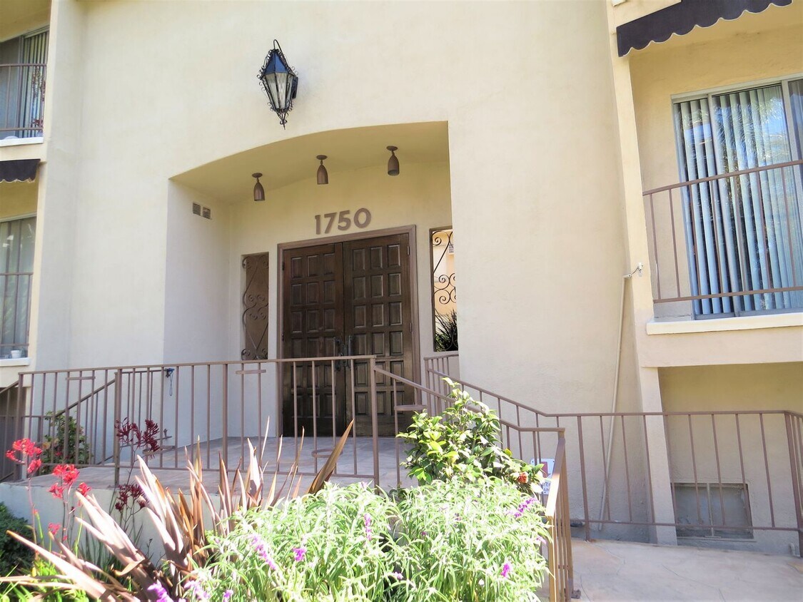 Building Photo - 1750 S Bentley Ave