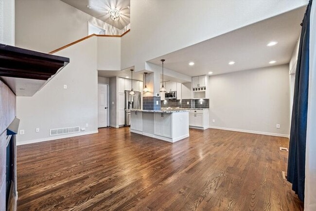 Building Photo - Beautiful 4-Bedroom Home in Lakewood with Finished Basement & Private Backyard