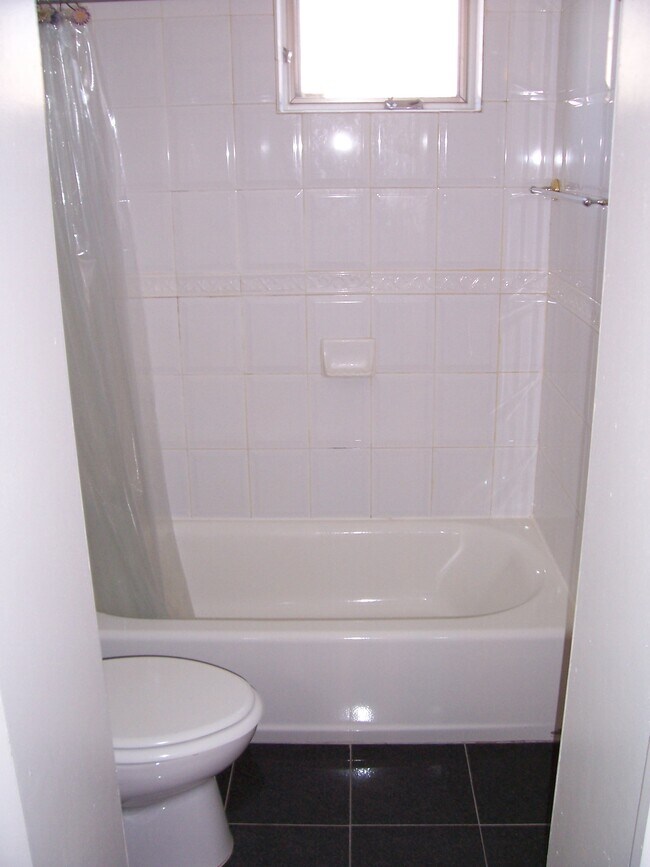 Bathroom - 24 68th St
