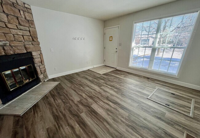 Building Photo - 14242 E Hawaii Cir