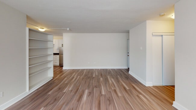 Building Photo - Westview