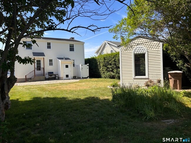 Building Photo - 7 Nehantic Dr