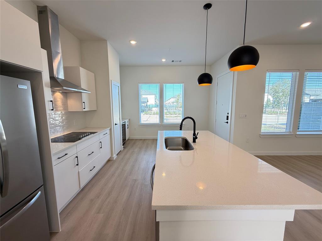 Foto principal - 33200 Forest W St