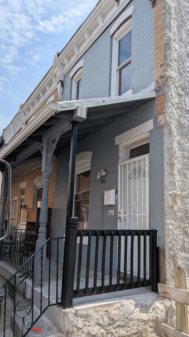 Building Photo - 1942 Bonitz St