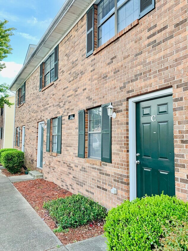 Foto principal - 124 Hillridge Ct