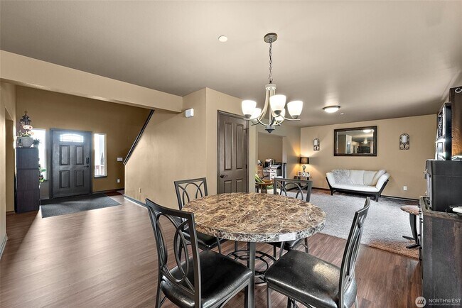 Foto del edificio - 16908 61st St NW