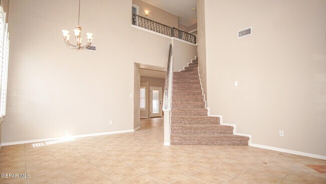 Foto del edificio - 6325 Franklin Ridge Dr