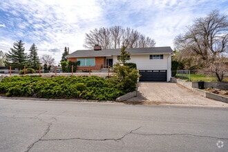 Building Photo - 2315 Armstrong Ln