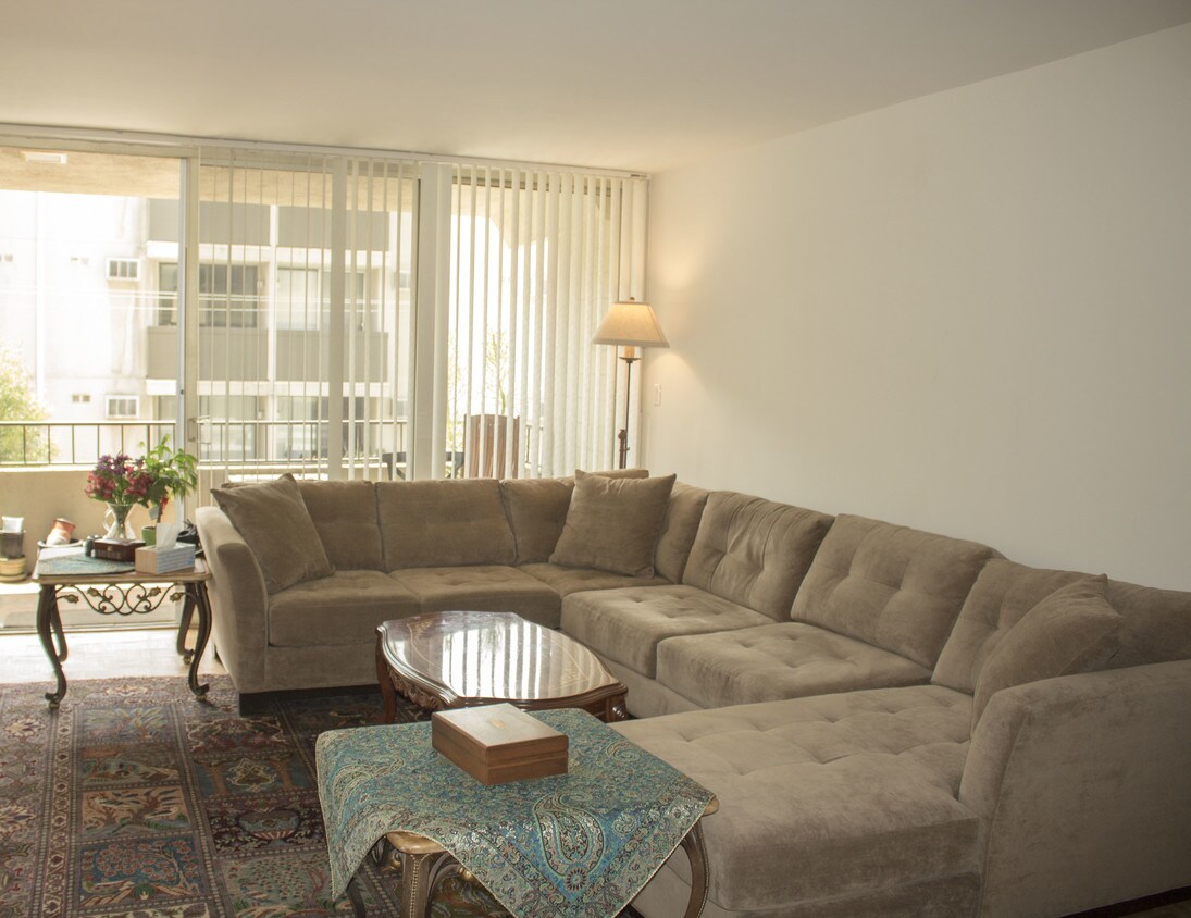 1300 Midvale Ave, Los Angeles, CA 90024 Apartments in Los Angeles, CA