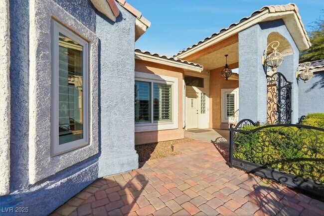 Foto del edificio - 8570 Country Home Cir