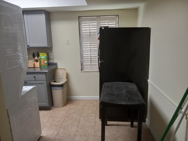 Building Photo - 1166 6th Ave