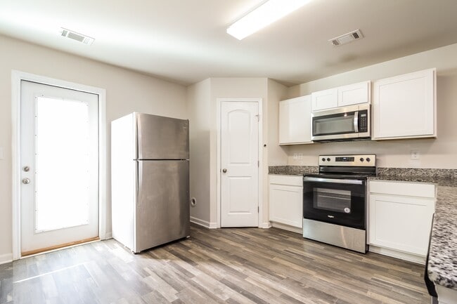 Building Photo - 500 Wagon Trail