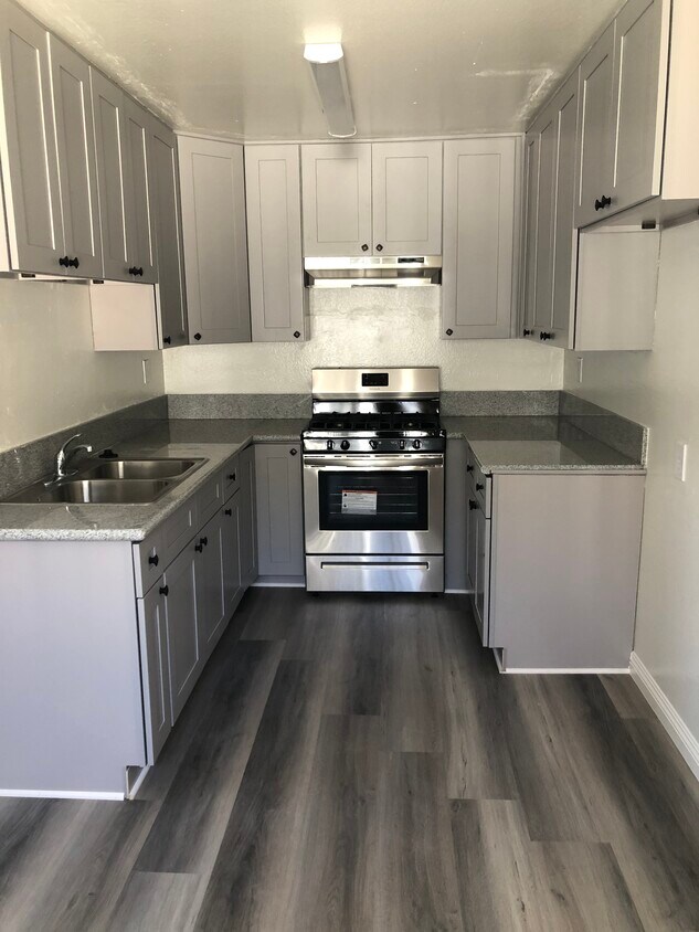 Foto principal - 15216 Nordhoff St