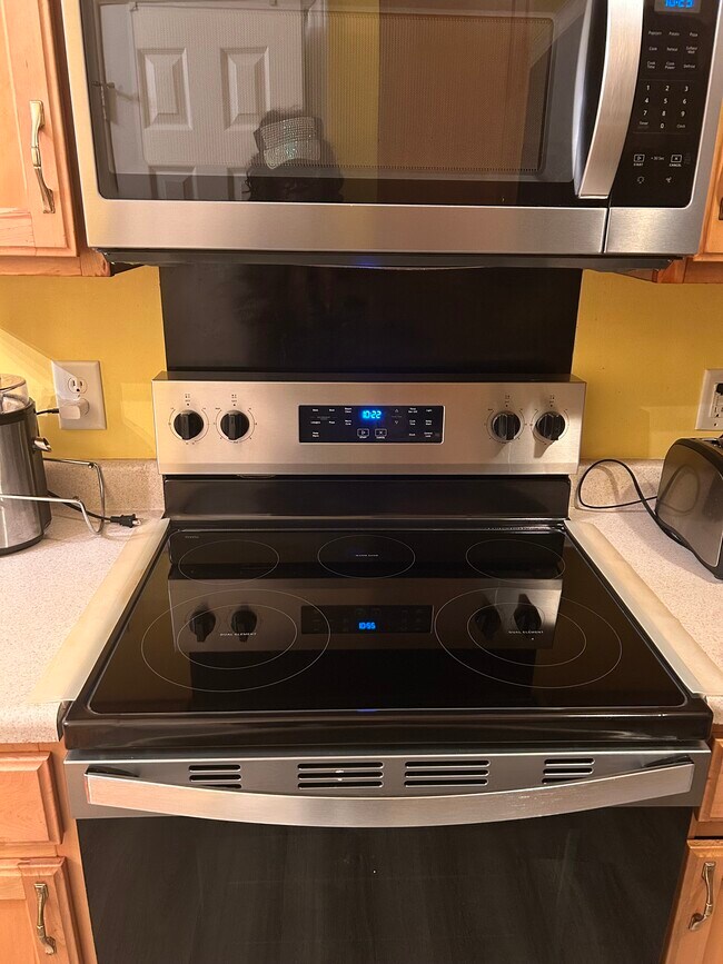 Foto del edificio - 8139 Willowglen Dr