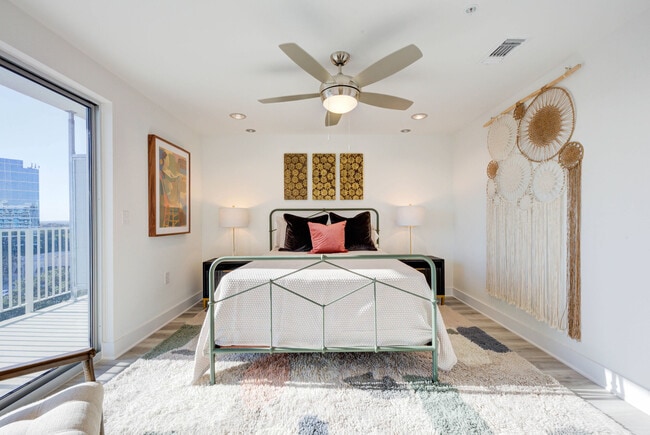 Building Photo - The Vue