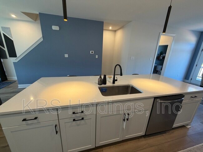 Building Photo - 2027 Melbourne St