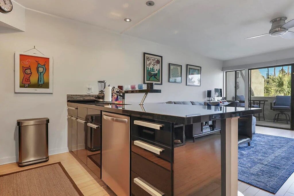 Primary Photo - "Chic Palm Springs Retreat: Spacious 1-Bed...