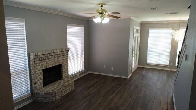 Building Photo - 1807 Hunters Ridge Dr