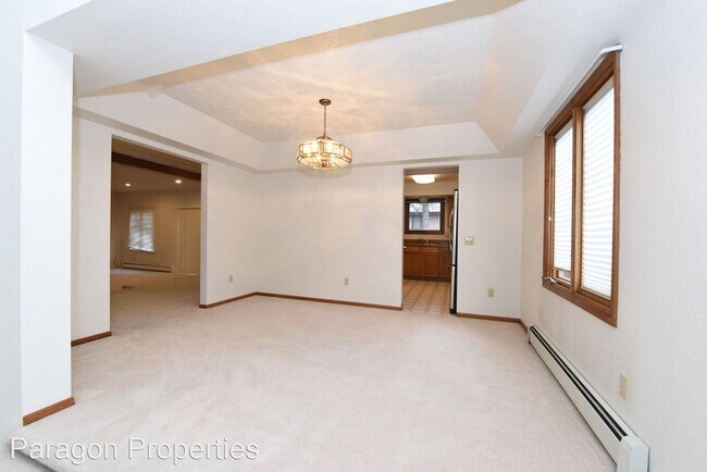 Building Photo - 4 br, 2.5 bath House - 13710 Vern Drive