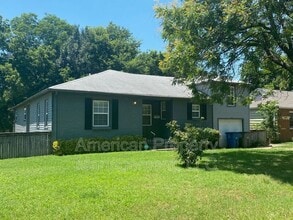 Building Photo - 714 S Marion Ave