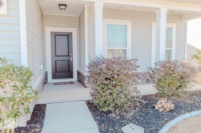 Building Photo - 3320 Candytuft Dr