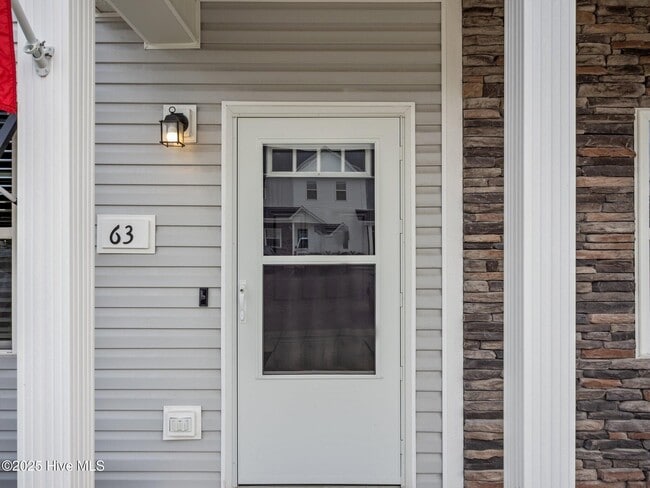 Building Photo - 63 Outrigger Dr